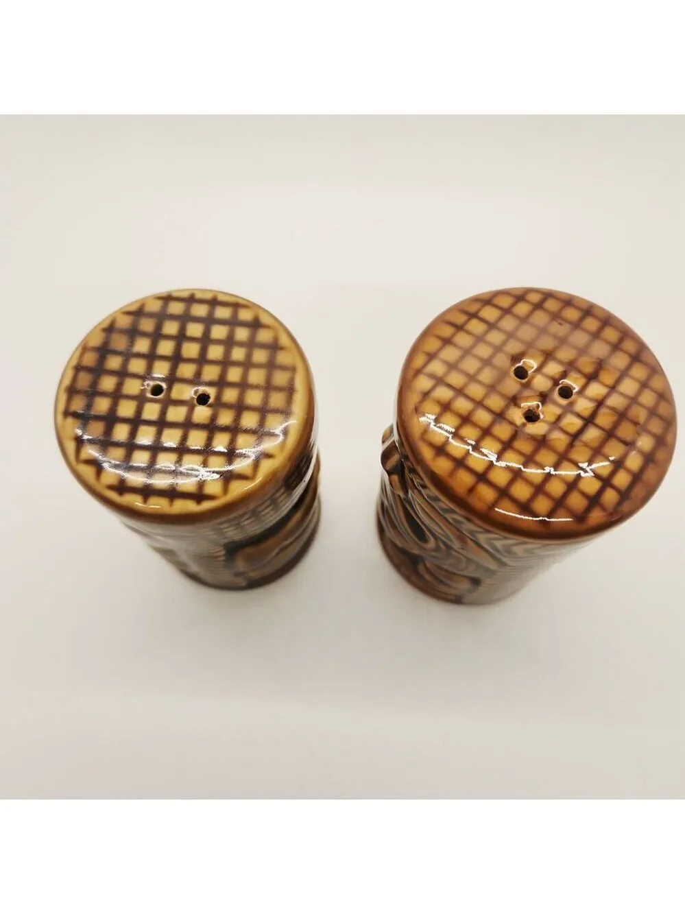 KC Hawaii Tiki Salt & Pepper Shakers Ceramic 4in Polynesian Decor 2000 Pair Set